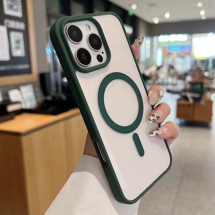 Coque en silicone transparente à bordure verte compatible MagSafe – Image 1