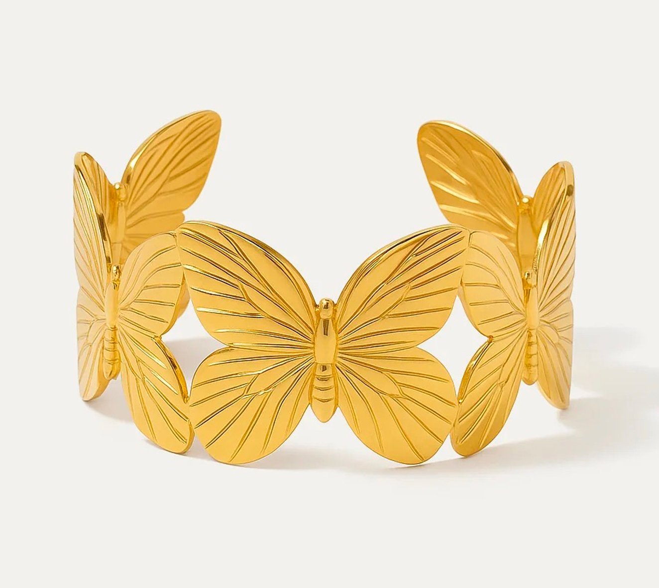 golden-butterfly-cuff-bracelet-jadejuri.jpg Bracelet Papillon – Image 1
